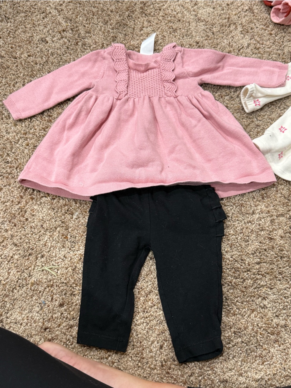 Baby Girl Newborn Clothing Bundle 10 Pieces Carter’s Outfits Pants Tops